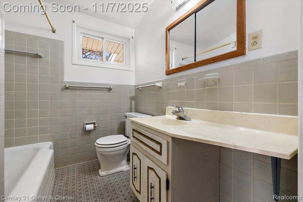 878 Brooklawn Drive, Troy, MI 48084 — Photo 24