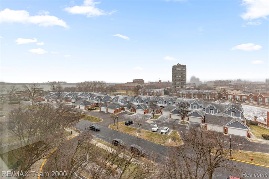 250 E HARBORTOWN Drive, 702, Detroit, MI 48207 — Photo 21