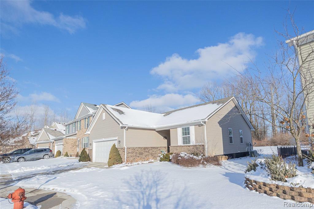 17155 Theresa Lane, New Boston, MI 48164 — Photo 2
