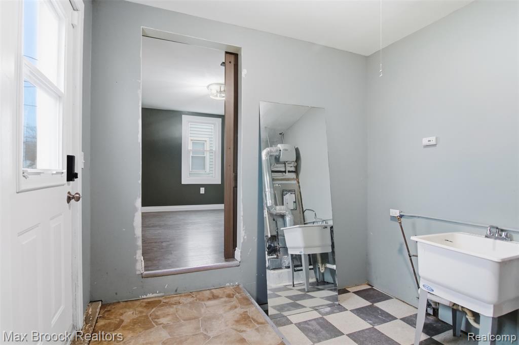 1448 E HARRY Avenue, Hazel Park, MI 48030 — Photo 10