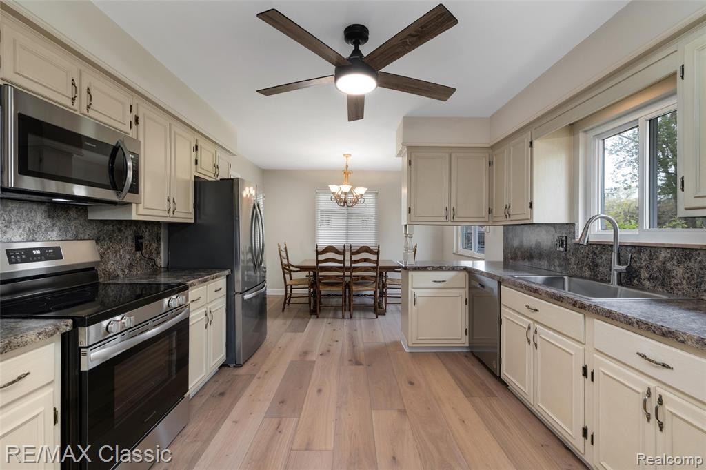 804 Bonita Drive, White Lake, MI 48383 — Photo 4