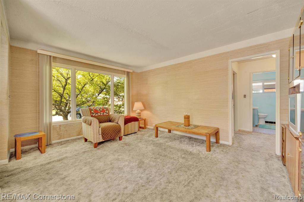 500 N LEONA Avenue, Garden City, MI — Photo 12