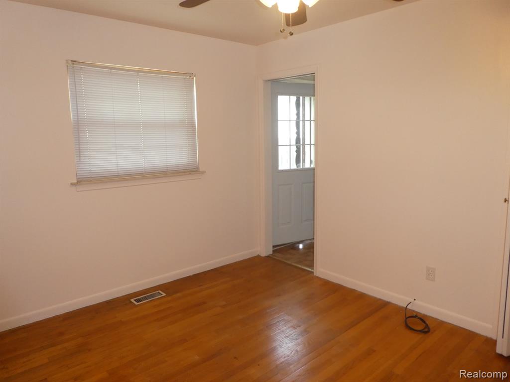 8435 INGRAM Street, Westland, MI — Photo 21