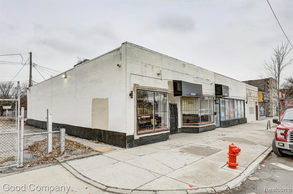 21559 GRAND RIVER Avenue