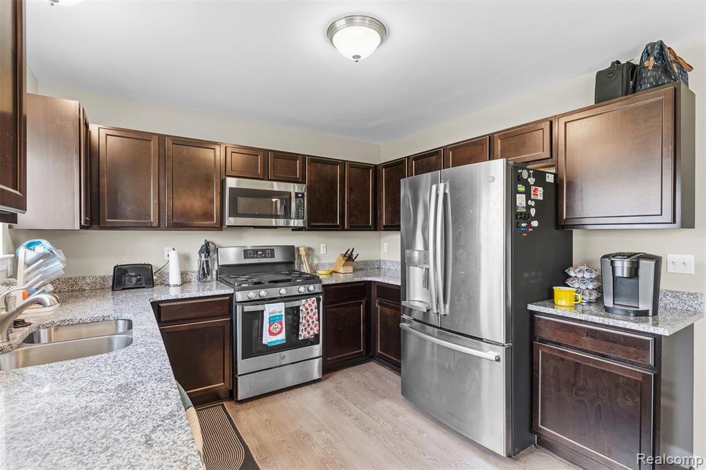 2261 Legacy Drive, Burton, MI 48519 — Photo 11
