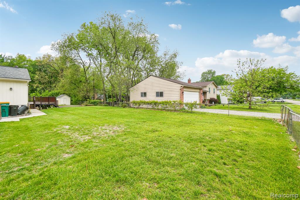 1397 Flamingo Street, Wixom, MI 48393 — Photo 4