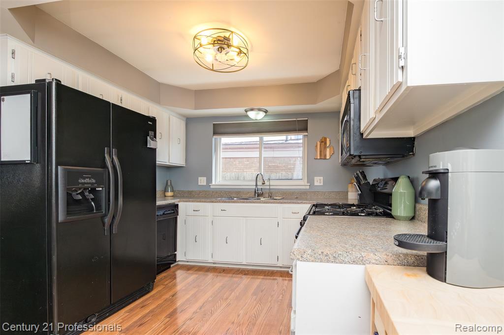 4939 Duchess Drive, Sterling Heights, MI 48310 — Photo 5