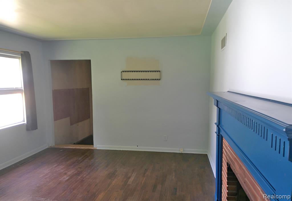 433 Crestview Street, Flushing, MI 48433 — Photo 15