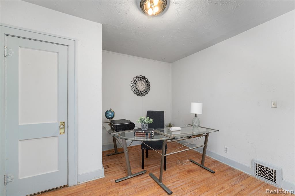 51 Mohawk Road, Pontiac, MI 48341 — Photo 21