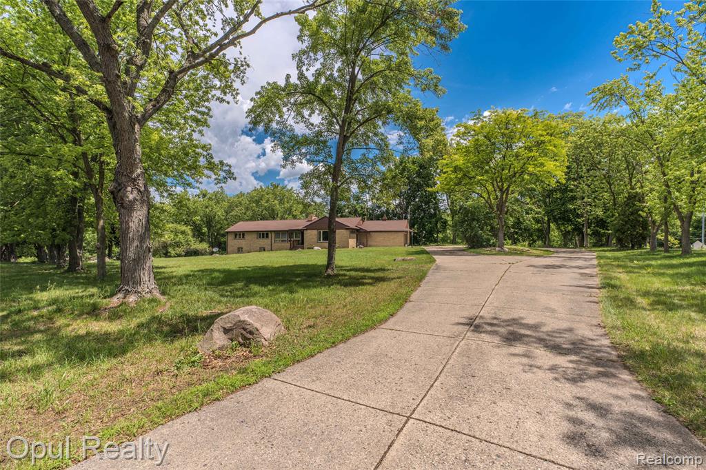 6455 Norham Road, Bloomfield Hills, MI 48301 — Photo 21
