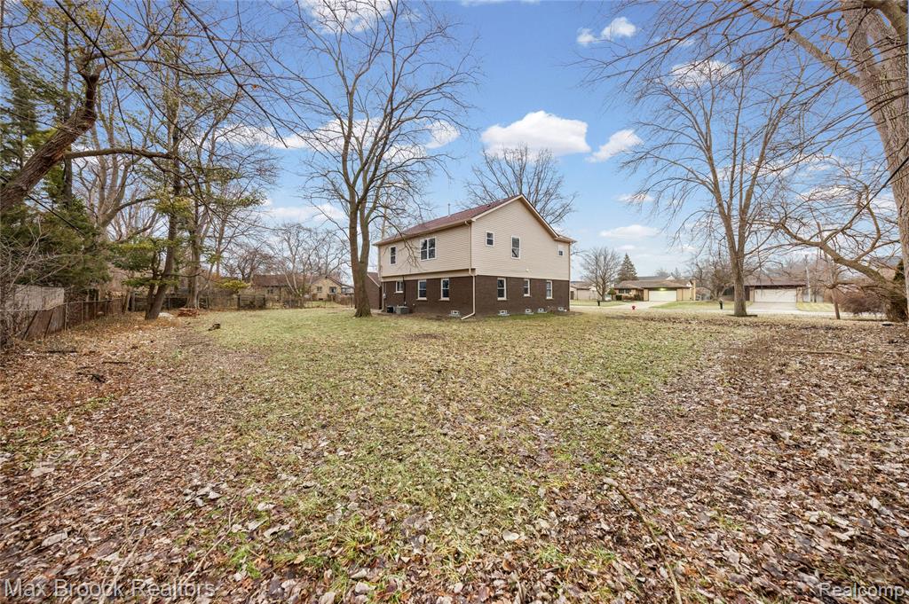 17348 Hilton Street, Southfield, MI, 48075