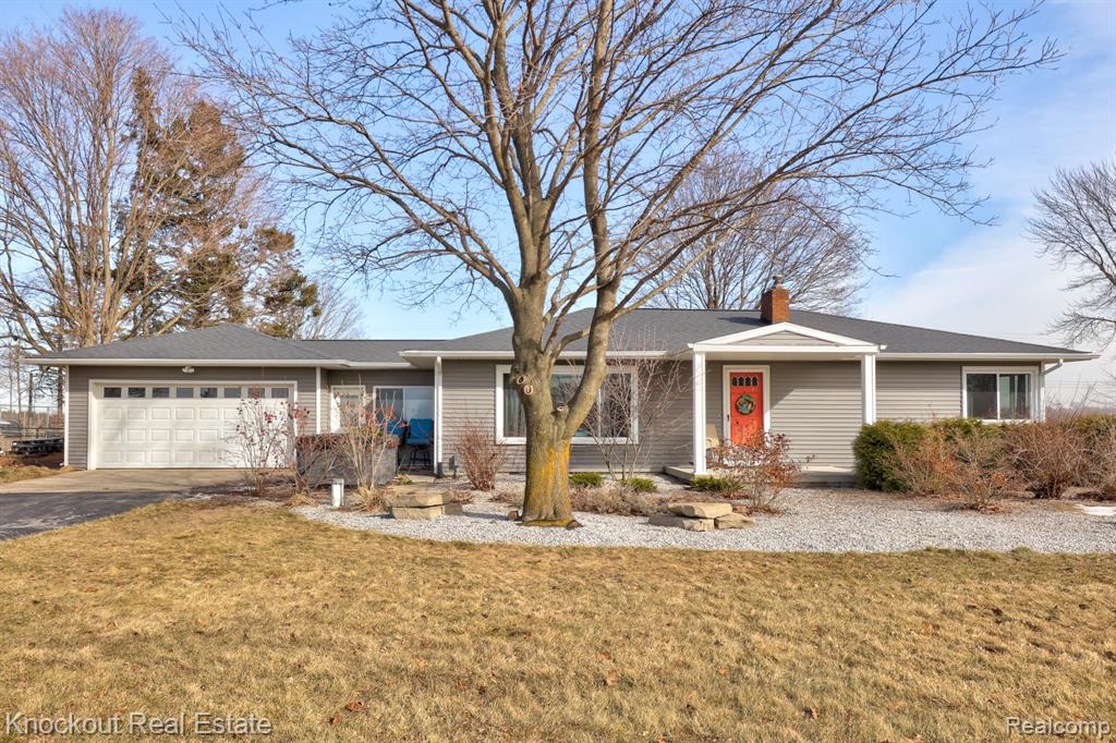 4071 S Vassar Road, Vassar, MI 48768 — front exterior