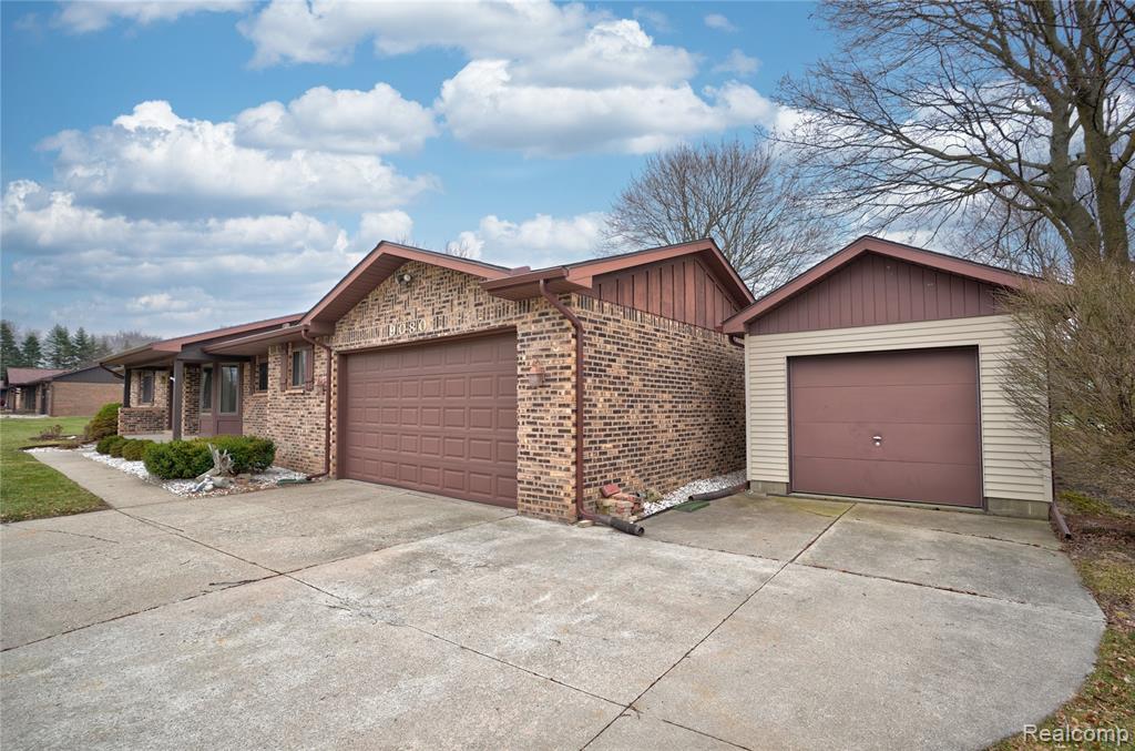 9080 E Lippincott Boulevard, Davison, MI 48423 — Photo 2