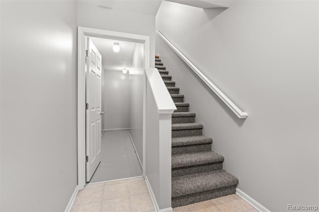 470 Old Pine Way, Walled Lake, MI 48390 — Photo 30