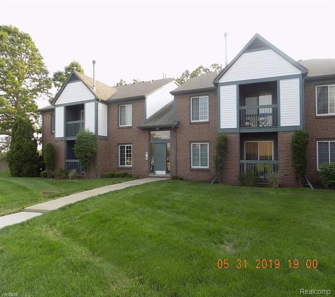 15246 ASHLEY Court, 14, Macomb, MI 48044