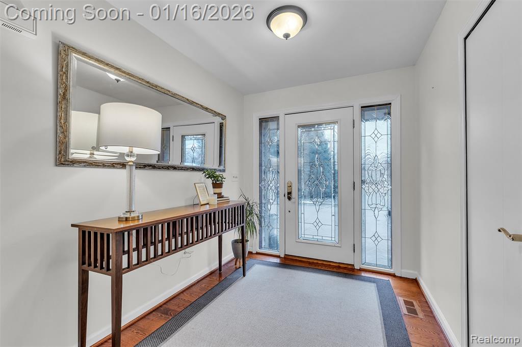 9035 Farmington Road, Livonia, MI 48150 — Photo 2