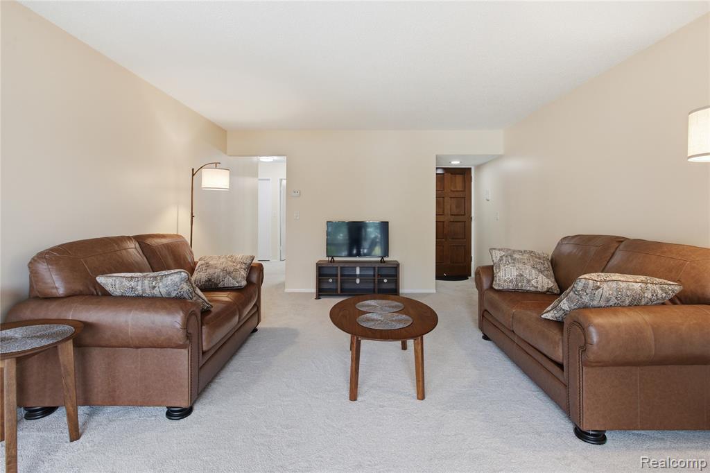 1695 Cliffs Landing, 302, Ypsilanti, MI 48198 — Photo 9