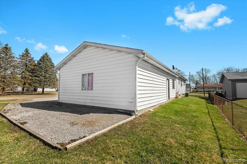 7242 HOUGHTON Drive, Davison, MI 48423 — Photo 19