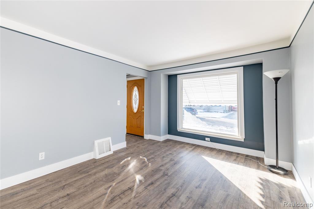 472 Mayflower Avenue, Lincoln Park, MI 48146 — Photo 5