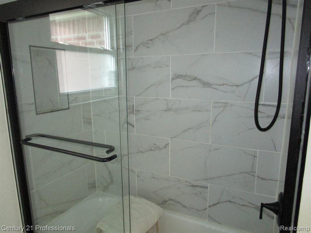 7715 Donna Street, Westland, MI — Photo 14