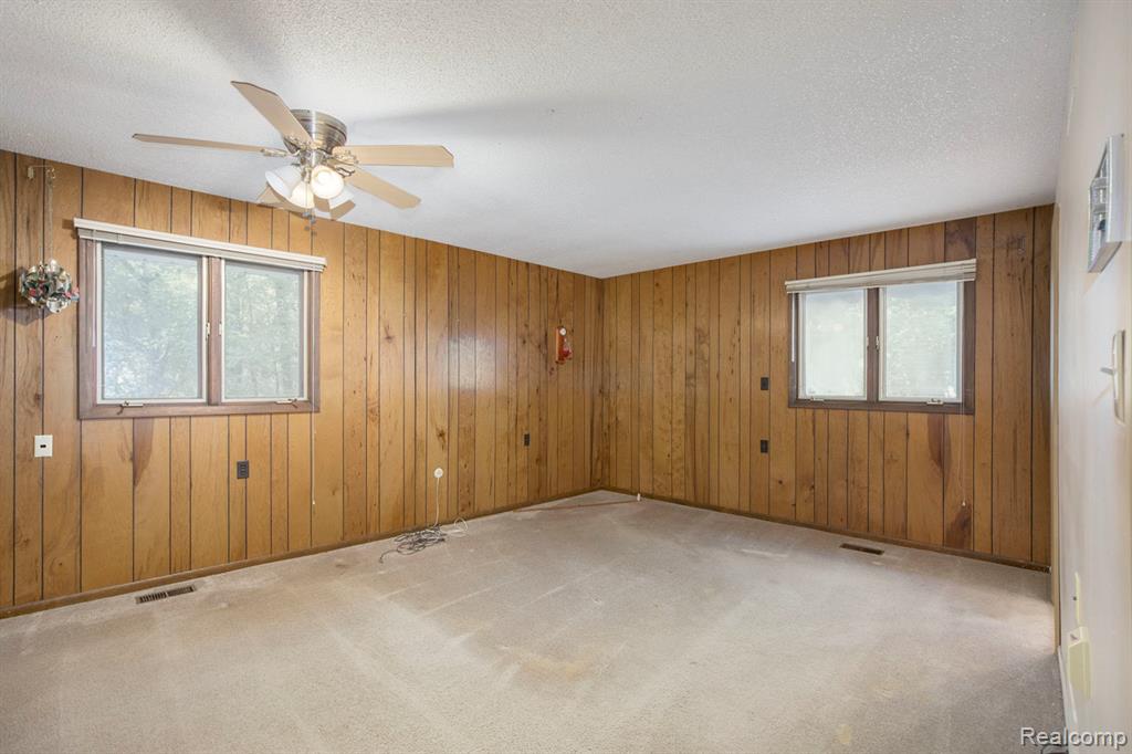 9401 Mabley Hill Road, Fenton, MI 48430 — Photo 9