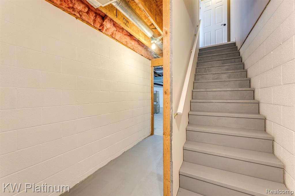 819 E Pointe, Port Huron, MI 48060 — Photo 35
