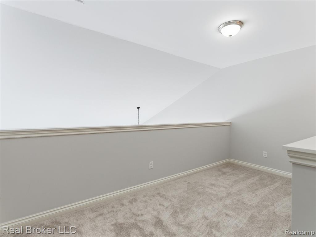 47124 Rosevillage Court, Shelby Twp, MI 48315 — Photo 25