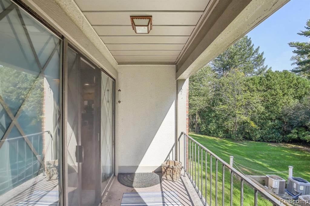42160 WOODWARD Avenue, 19, Bloomfield Hills, MI 48304 — Photo 28