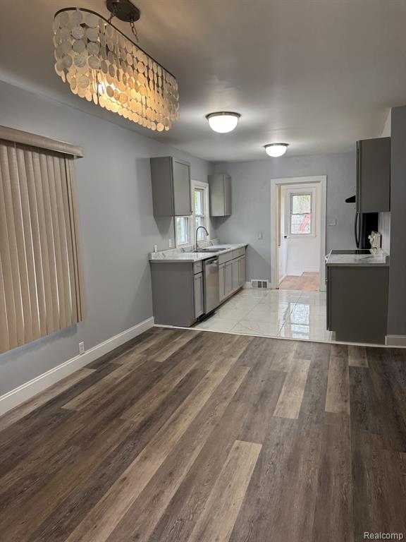 451 W GEORGE Avenue, Hazel Park, MI 48030 — Photo 5