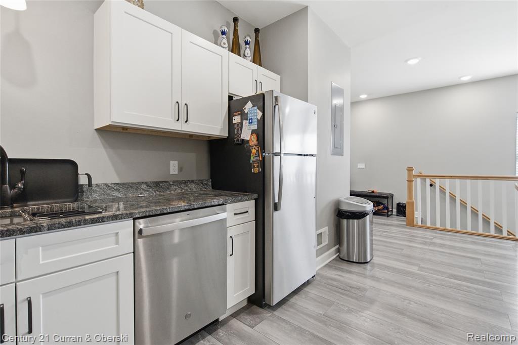 1241 E Woodward Heights Boulevard, Hazel Park, MI 48030 — Photo 11