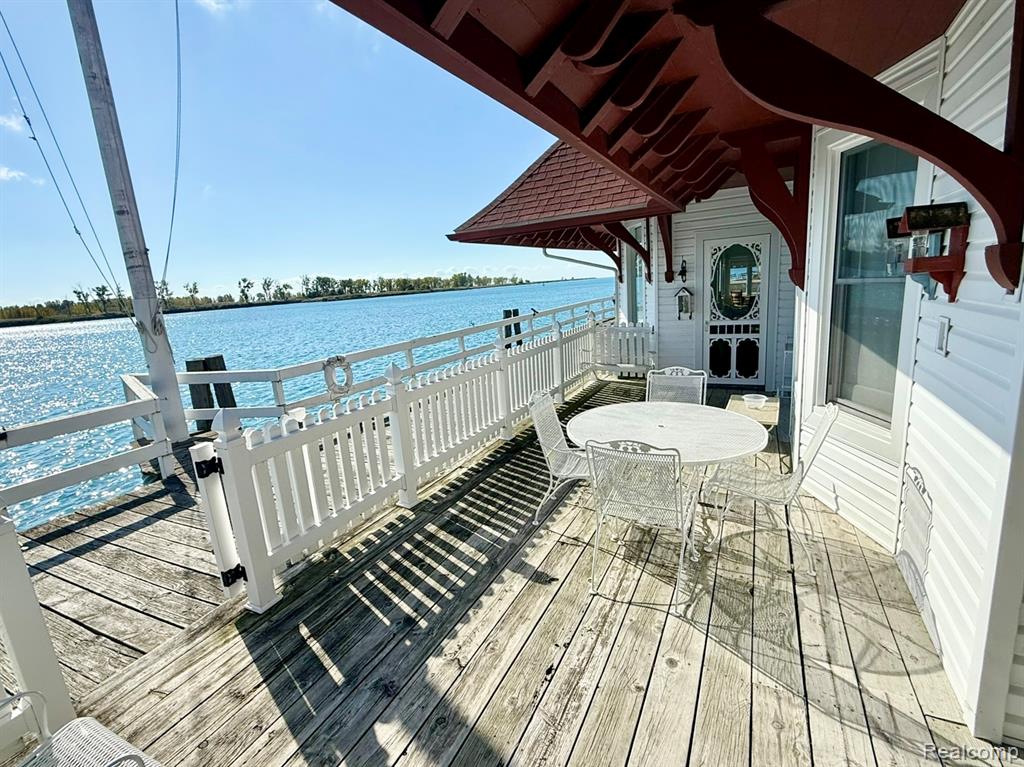9963 S Channel Dr, MI 48028 — Photo 5