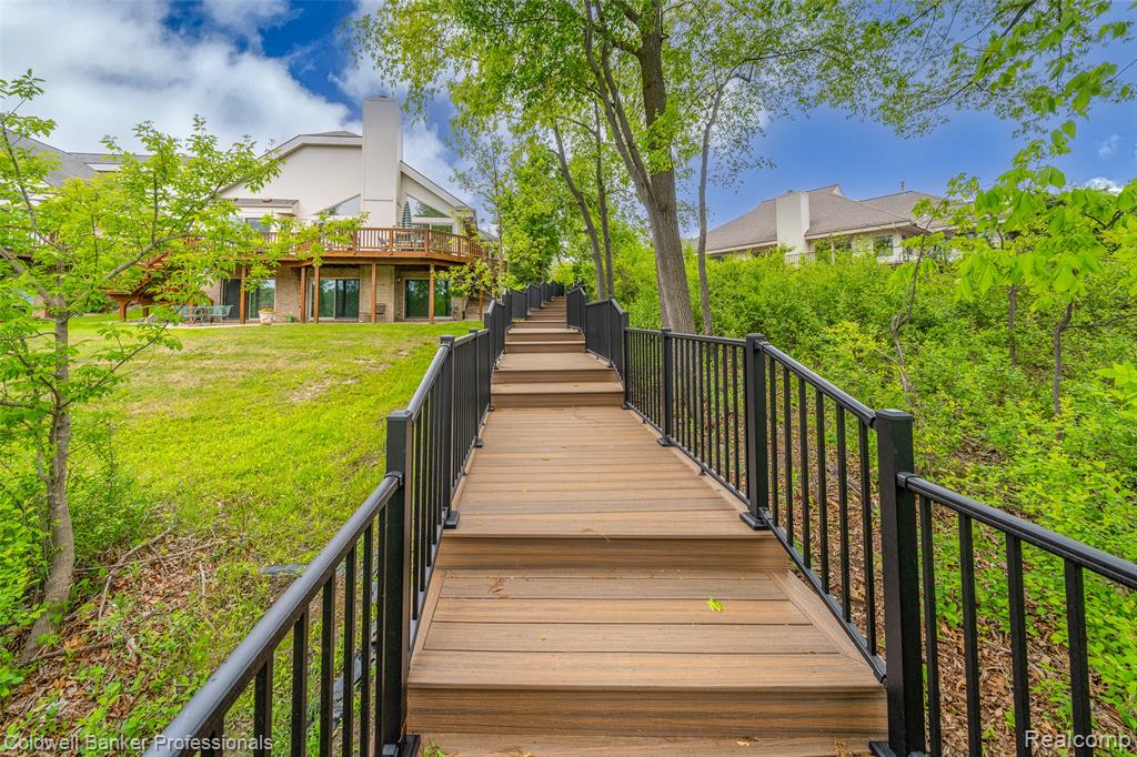 6560 Pleasant Lake Court, 11, West Bloomfield, MI — Photo 4