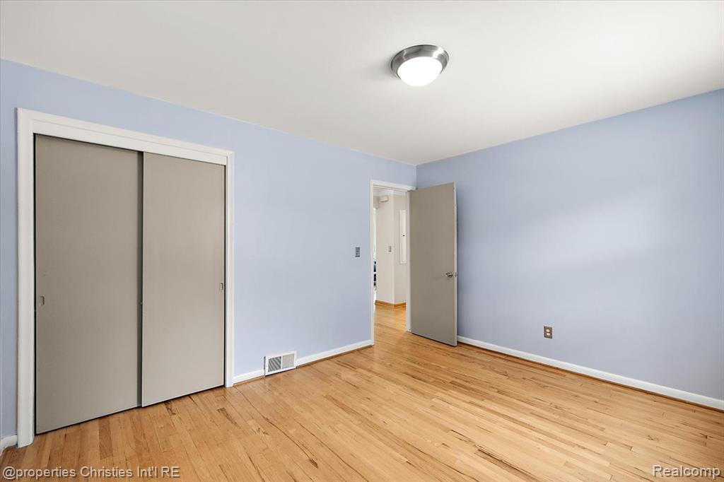 10819 W 11 Mile Road, Huntington Woods, MI — Photo 27