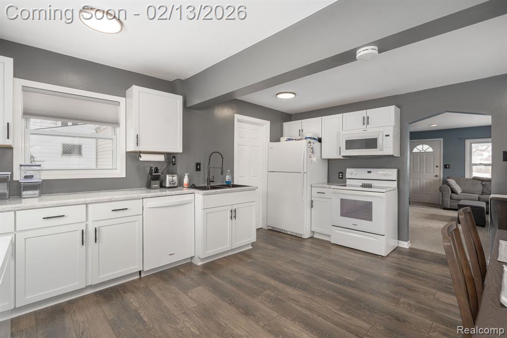 4976 Weddell Street, Dearborn Heights, MI 48125 — Photo 16