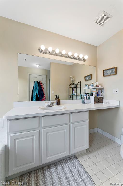4742 Maddie Lane, Dearborn, MI 48126 — Photo 27