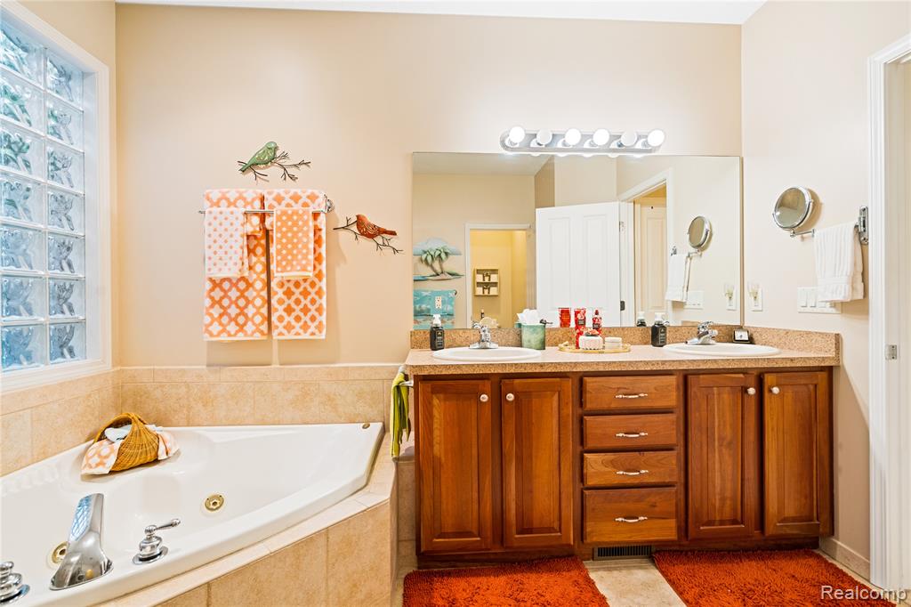 945 Saint James Park Avenue, Monroe, MI 48161 — Photo 26