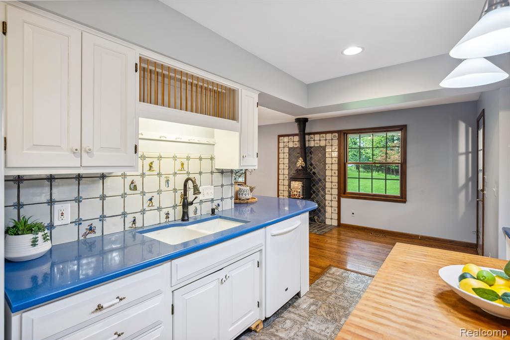 46270 BLOOMCREST Drive, Northville, MI 48167 — Photo 21