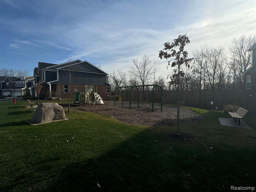 43595 CHANCELLOR Lane, Novi, MI — Photo 53