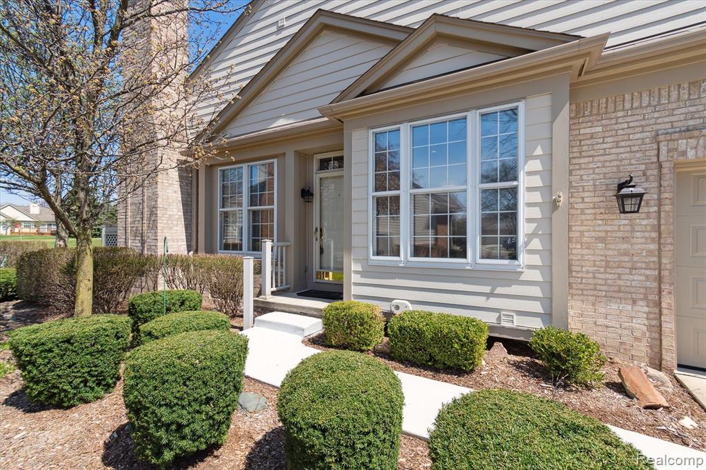 39472 EDGEWATER Drive, Northville, MI 48168 — Photo 2