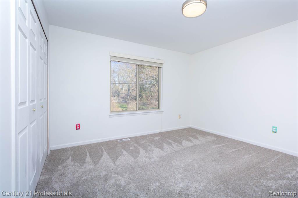 6173 ELARZ Drive, Troy, MI 48085 — Photo 28