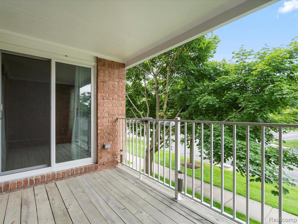 56404 CHESAPEAKE Trail, Shelby Twp, MI 48316 — Photo 28