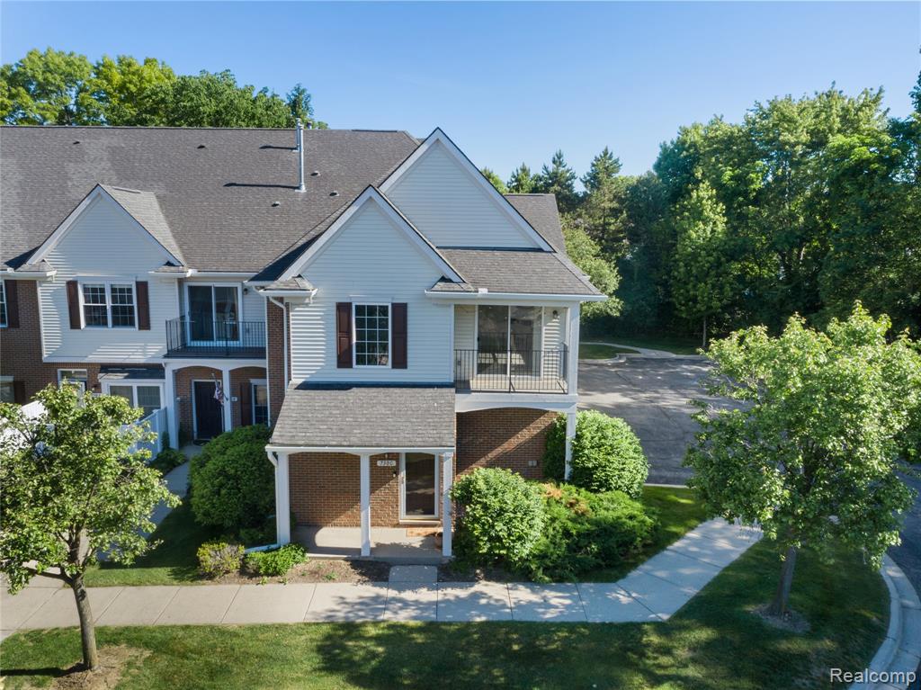 730 Amberly Drive, C, Waterford, MI 48328 — Photo 2