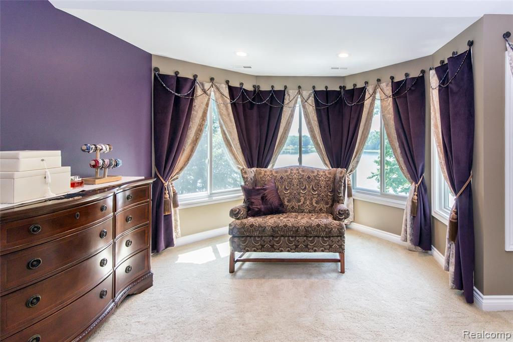 3166 W Beach Lake Drive, Milford, MI, 48380