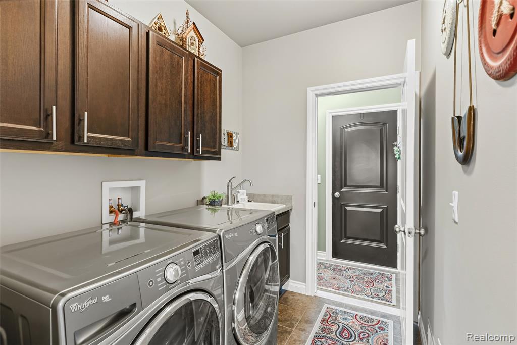 660 Willow Lake Court, Oxford, MI 48371 — Photo 35