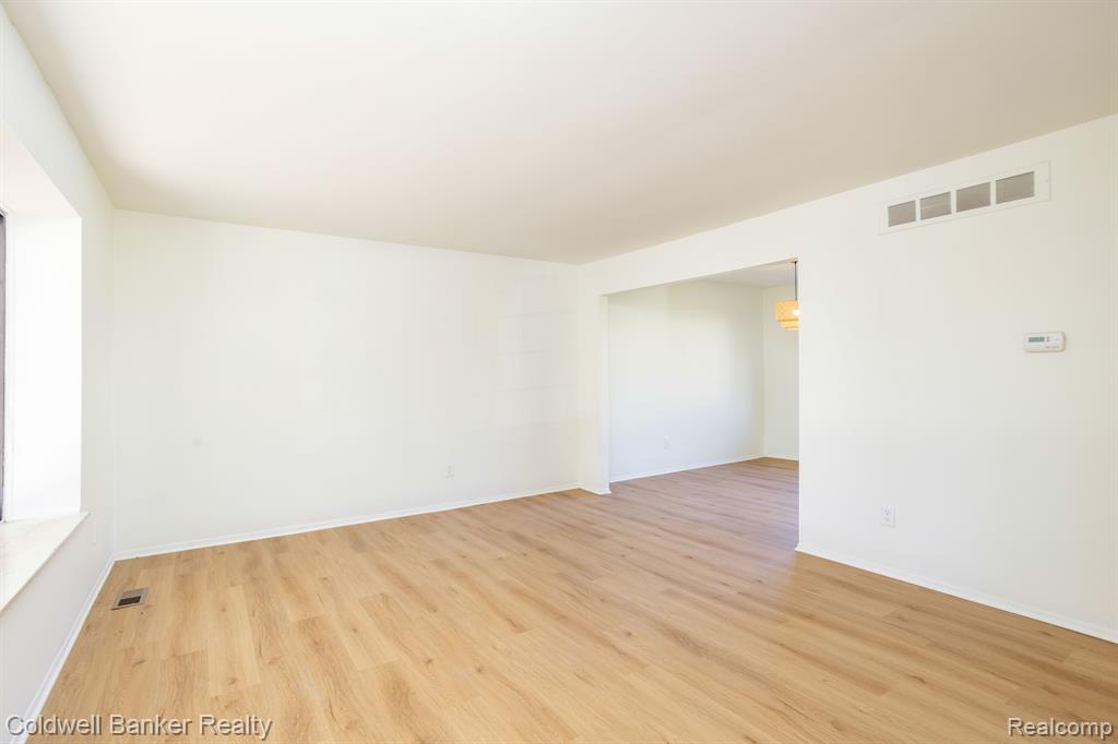 46038 SPINNING WHEEL Drive, Canton, MI 48187 — Photo 5