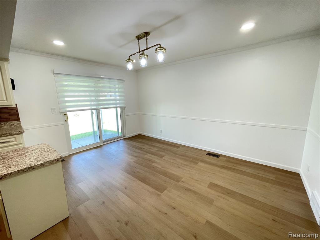 32827 DOVER Avenue, Warren, MI 48088 — Photo 16