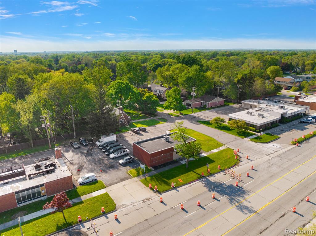 27241 SOUTHFIELD Road, Lathrup Village, MI 48076 — Photo 30