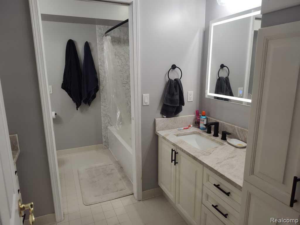 1339 Pond Bluff Way, Brighton, MI 48114 — Photo 35