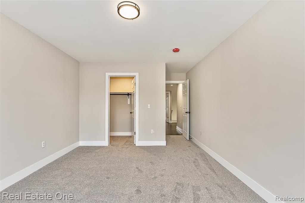 527 INDIAN OAKS Drive, Howell, MI 48843 — Photo 31