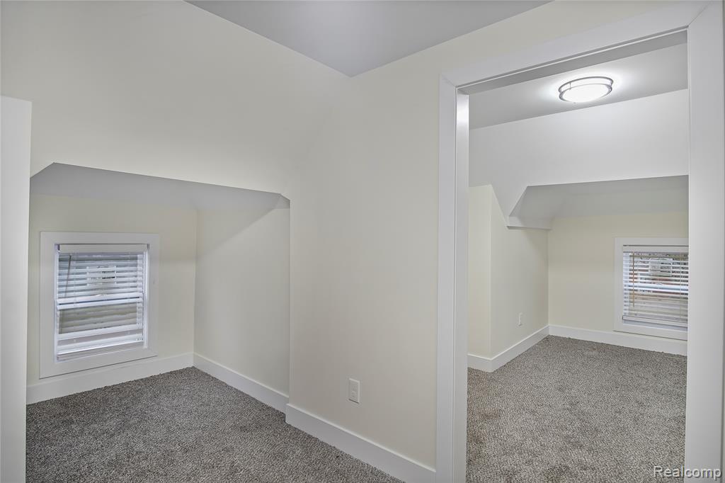 427 Melbourne, Detroit, MI 48202 — Photo 21